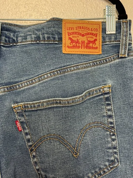 Levi's Wedgie Straight Jeans Women's Size 18W Blue Denim Button Fly - Picture 3 of 13